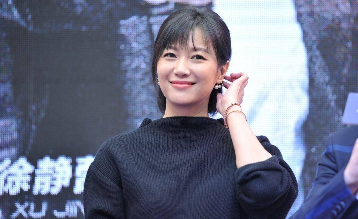 演员徐静蕾的男朋友(长着一张清纯脸看上去人畜无害我见犹怜实际上内心狂野)