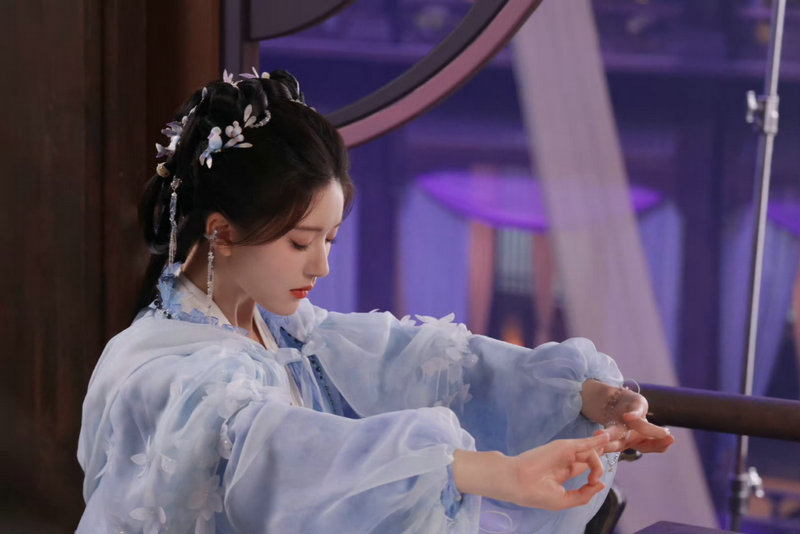 陈小春老婆应采儿简介 陈小春老婆应采儿简介