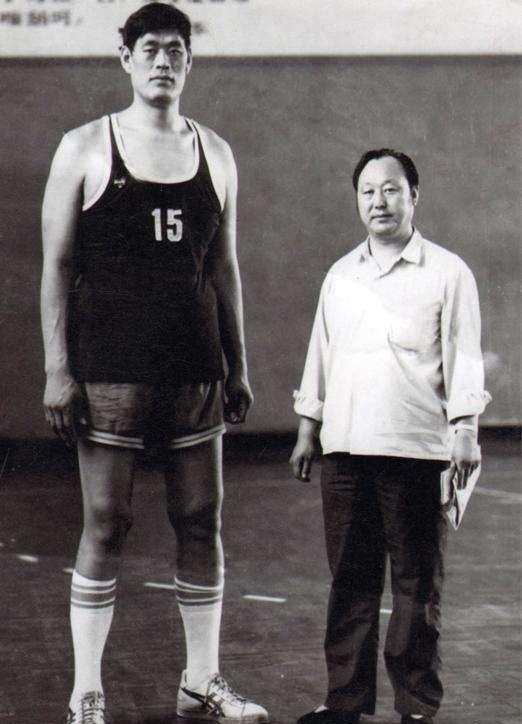 机长空中失明盲飞 机长为什么会空中失明 机长空中失明盲飞 机长为什么会空中失明